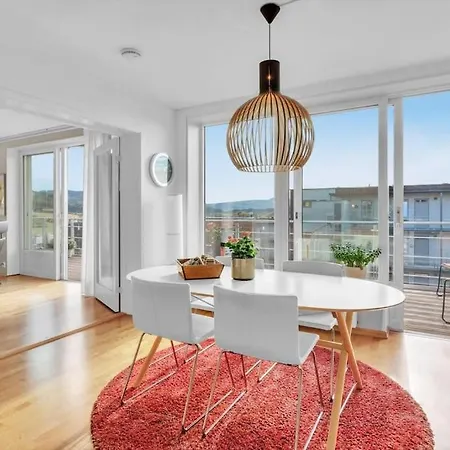 Stor Toppleilighet 2 Bad 3 Sov Appartement